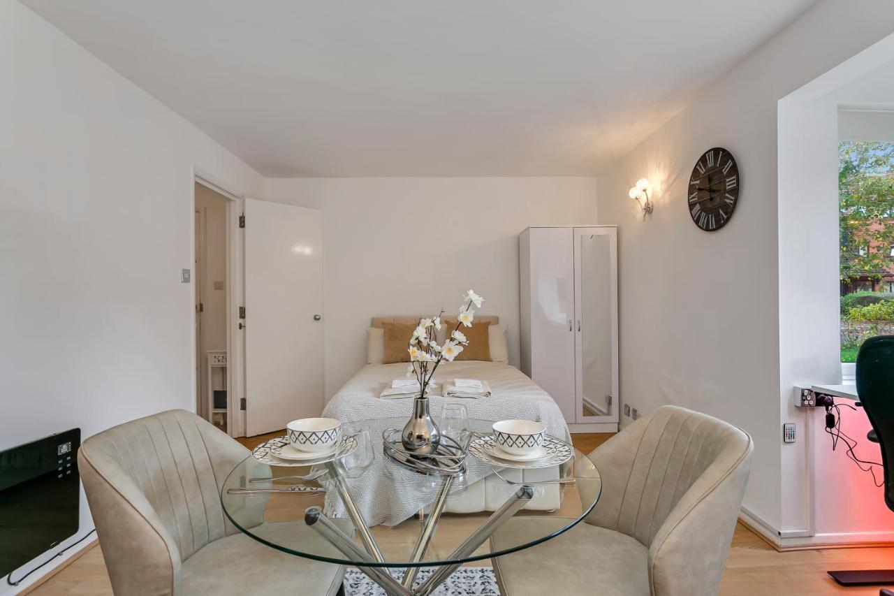 Aryas Apartments London Έτζγουερ Εξωτερικό φωτογραφία