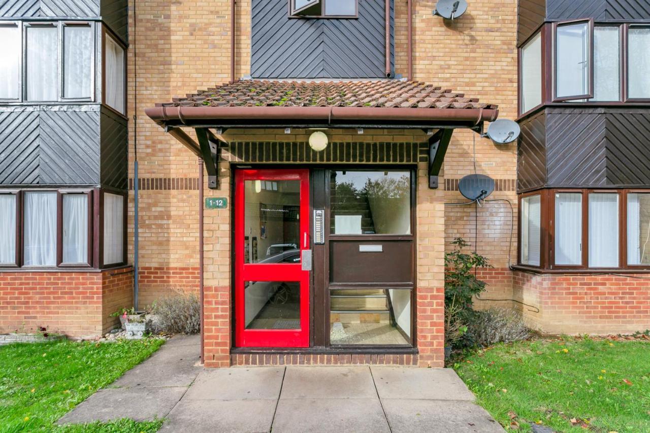 Aryas Apartments London Έτζγουερ Εξωτερικό φωτογραφία