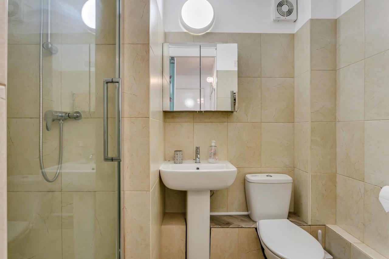 Aryas Apartments London Έτζγουερ Εξωτερικό φωτογραφία